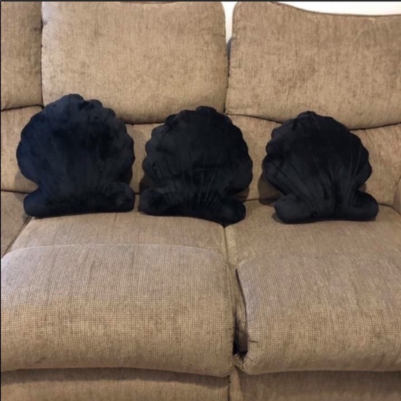 3 Brand new plush sea shell pillows🐚 - Picture 3 of 3